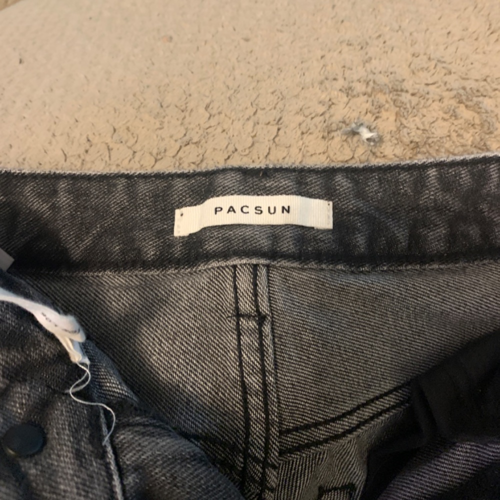 Jeans - Picture 2 of 4